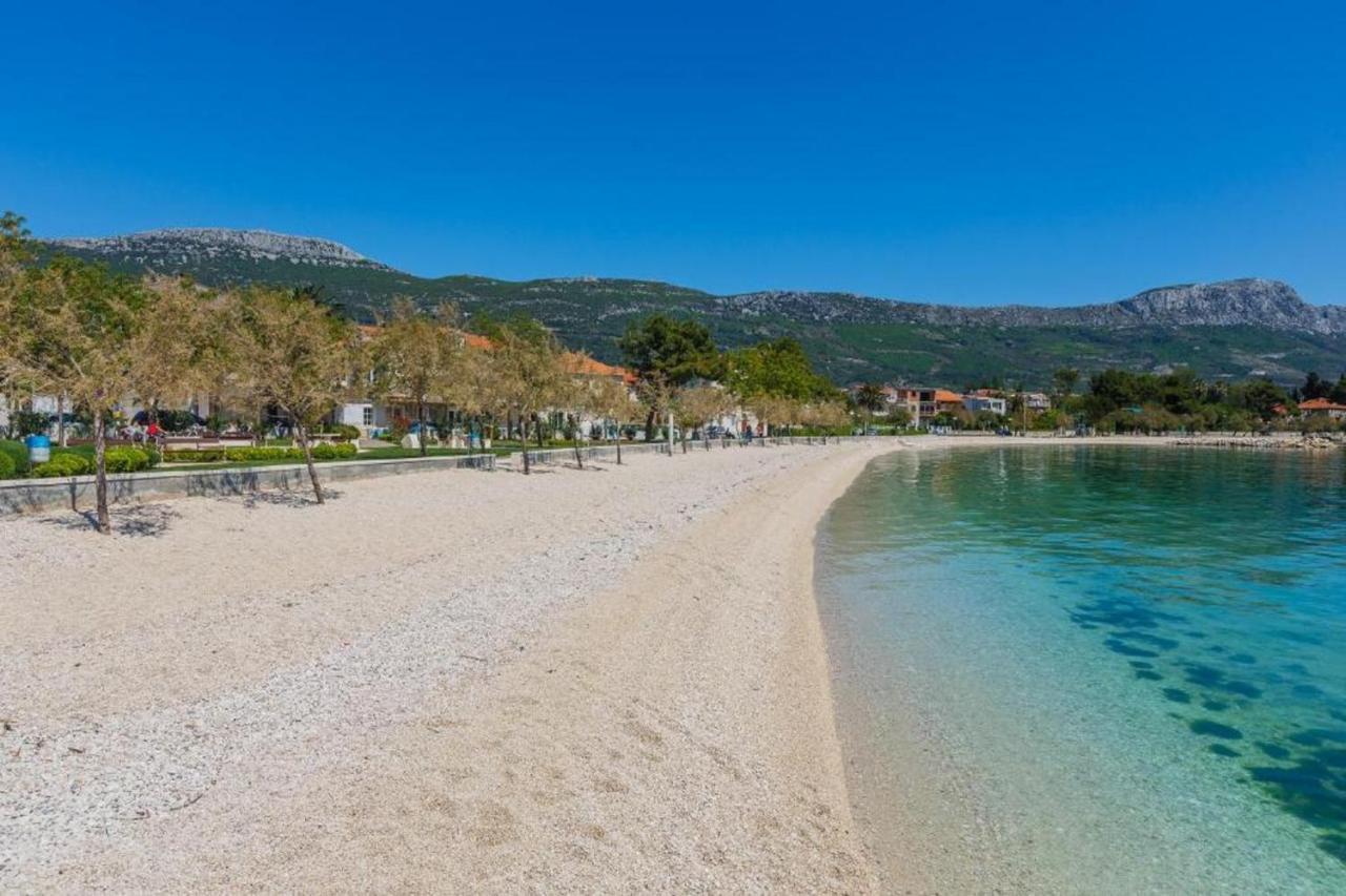 Sunny Holiday House With Pool Kastela Ngoại thất bức ảnh