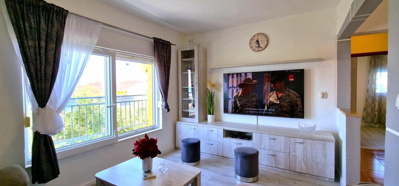 Sunny Holiday House With Pool Kastela Ngoại thất bức ảnh